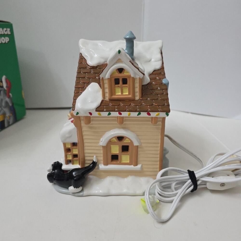 Looney Toones Candy Shop Ceramic Light Up House - Warner Bros Studio Store 1998 - Picture 6 of 9